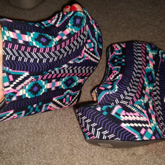 SHOE DAZZLE LORDES - SZ 7 - PLATFORM WEDGE BOOTIE - Picture 2 of 5